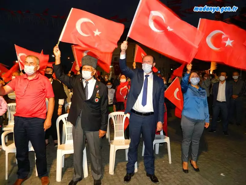 MUDANYA 15 TEMMUZ’DA TEK YÜREK 
