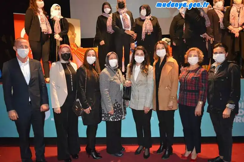 AK Parti Mudanya İlçe Teşkilâtının Kadın Kolları 6. Olağan Kongresi Uğur Mumcu Kültür Merkezi'nde gerçekleştirildi. Yapılan kongrede AK Parti Kadın Kolları Başkanı Gülcan ADAKLI güven tazeleyerek yeniden seçildi.