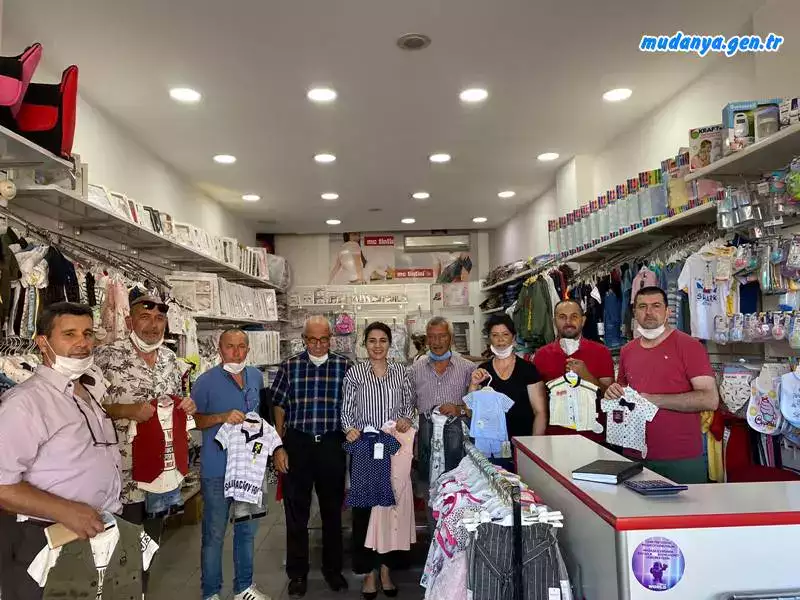 AK PARTİ MUDANYA’DAN ÇOCUKLARA BAYRAM HEDİYESİ 