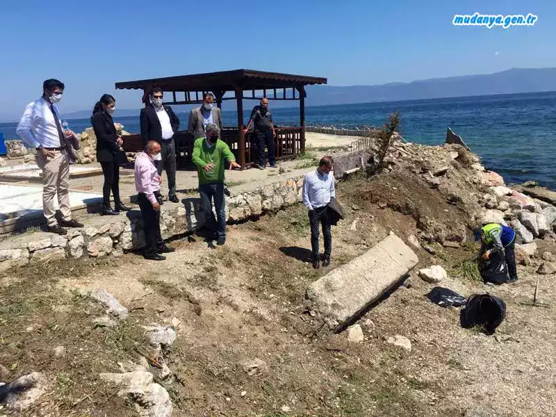 MHP Mudanya Belediye Meclis Üyesi ve Grup Sözcüsü Bülent Erden’in 11 Mayıs’ta facebook’ta ki sosyal medya hesabından yayınladığı, “SAYIN BÜYÜKŞEHİR BELEDİYE BAŞKANI AÇIK MEKTUP” paylaşımı adeta ses getirdi. Hafta başından itibaren Büyükşehir Belediye Başkanı Alinur Aktaş, AK Parti Bursa İl Başkanı Ayhan Salman, Büyükşehir Belediyesi Bürokratları ilçe yöneticileri ve meclis üyeleriyle birlikte Mudanya’da incelemelerde bulundu.