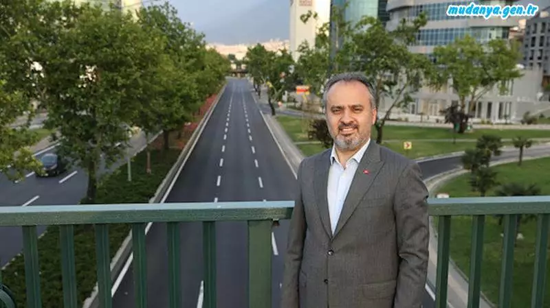 Alinur AKTAŞ Bursa'ya pandemi sürecinde 80 bin ton asfalt döktük