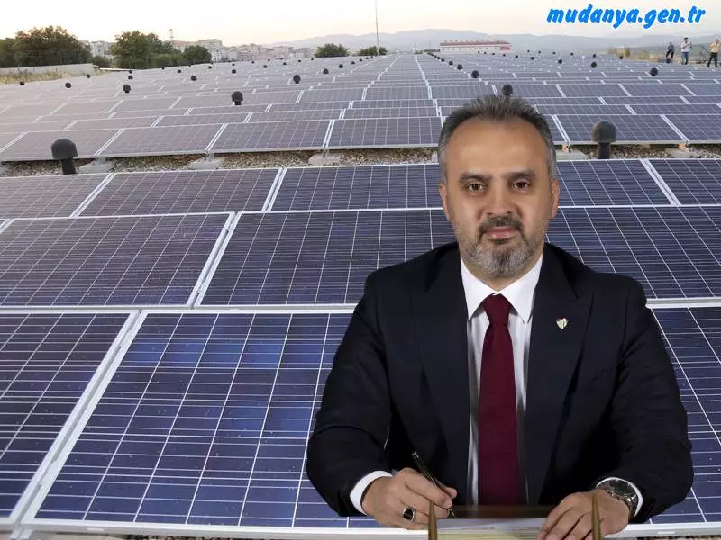 Büyükşehir Belediyesi’nin yıllık enerji ihtiyacının yüzde 30’unun, bağlı kurumlardan Muradiye Su Fabrikası’nın ise enerji ihtiyacının tamamının Güneş Enerjisi Santrali’nden (GES) karşılanmasına yönelik çalışmada ilk adımlar atıldı.