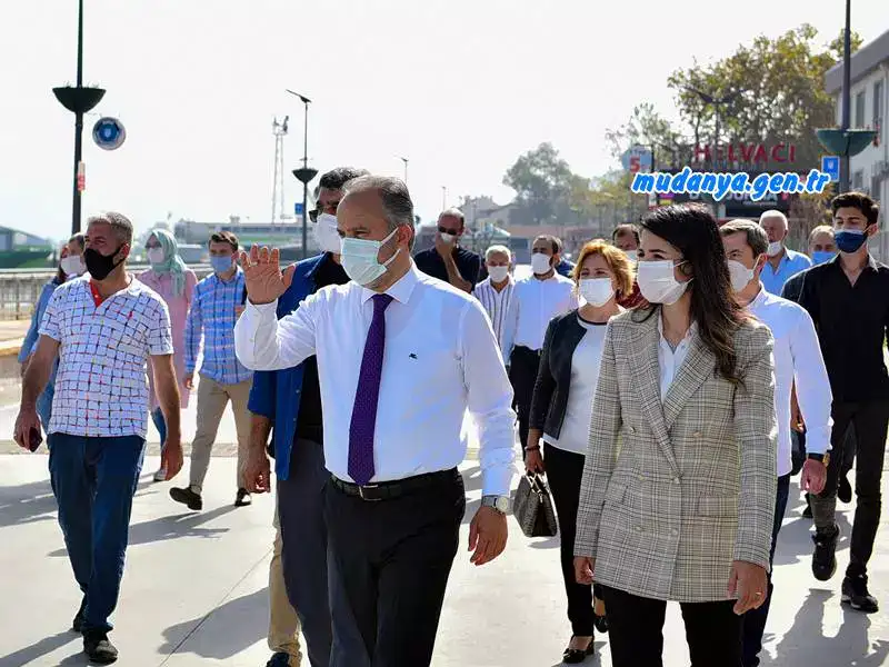 Bursa’nın sahile açılan kapısı olan ve İstanbul’la deniz bağlantısının sağlandığı Mudanya’nın daha yaşanabilir ve sağlıklı bir kent haline gelmesi için yoğun çaba harcayan Bursa Büyükşehir Belediyesi önceliği altyapıya verdi.