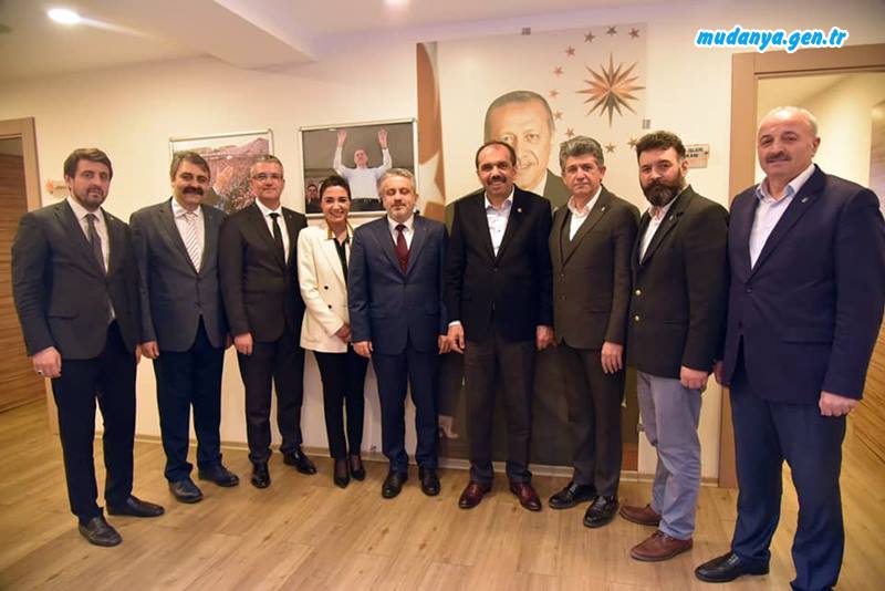 Adalet Ve Kalkınma Partisi Bursa İl Başkanlığında İlçe Başkanlarının katılımıyla gerçekleştirilen İstişare Toplantısında yerel siyasete ve hizmetlere etki edecek önemli kararlar alındı.