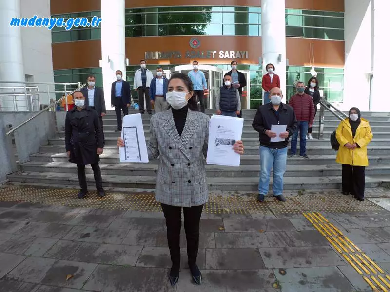 Adalet Ve Kalkınma Partisi (AK Parti) Mudanya İlçe Teşkilatı Başkanı Avukat İnci Söğütlü Cumhuriyet Halk partisi (CHP)  İzmir Karabağlar Belediye Meclis üyesi ve CHP Gençlik Örgütleri İzmir İl Sekreteri Dila Koyurga'nın, Cumhurbaşkanı Recep Tayyip Erdoğan hakkında küfür, hakaret içerikli tiwitter paylaşımı hakkında Mudanya Cumhuriyet Savcılığına  Yönetim Kurulu ile birlikte suç duyurusunda bulundu.
