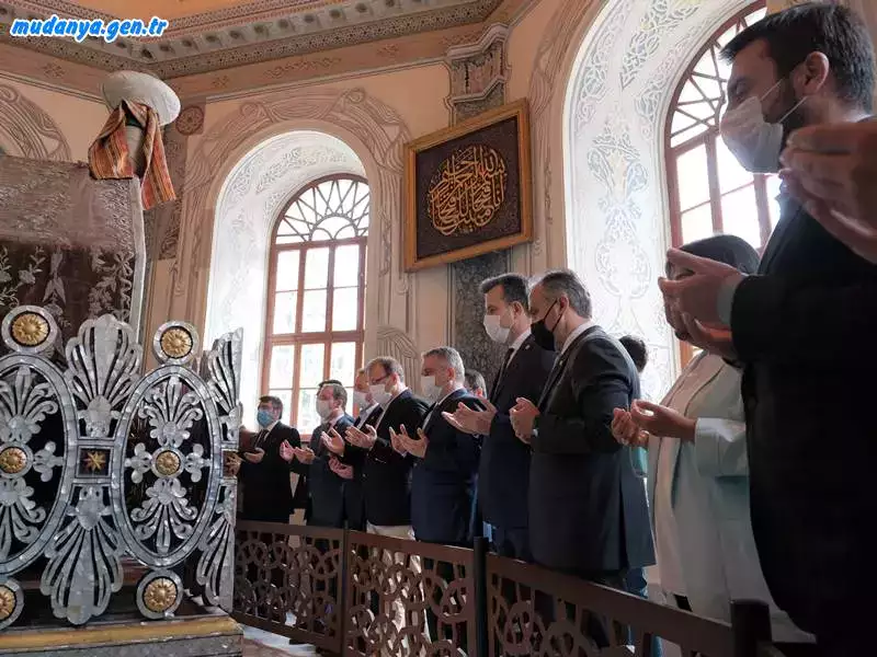 Ayasofya’nın 86 yıl sonra tekrar camiye dönüştürülmesi tüm Türkiye ve dünyada olduğu gibi Osmanlı’nın ilk başkenti olan Bursa’da da büyük coşkuyla karşılandı. Büyükşehir Belediye Başkanı Alinur Aktaş, Ayasofya’nın Türk milleti ve İslam alemi için değerli ve kıymetli olduğunu dile getirdi.