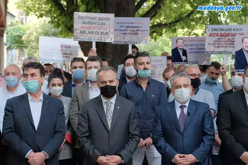 Ayasofya’nın 86 yıl sonra tekrar camiye dönüştürülmesi tüm Türkiye ve dünyada olduğu gibi Osmanlı’nın ilk başkenti olan Bursa’da da büyük coşkuyla karşılandı. Büyükşehir Belediye Başkanı Alinur Aktaş, Ayasofya’nın Türk milleti ve İslam alemi için değerli ve kıymetli olduğunu dile getirdi.