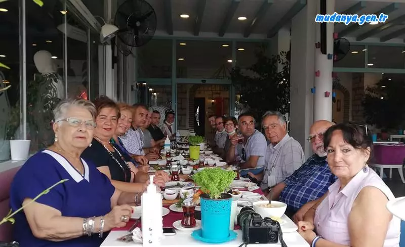 Mudanya Güç-Kad-Der Topluluğu Çalışma Dayanışma ve Yardımlaşma Derneği Mudanya yerel basını ile bir araya geldi. Dernek Başkanı İpek Demirtaş çok etkin bir çalışma programları olduğunu ve toplumsal fayda için ciddi projelere imza atmayı hedeflediklerini söyledi.