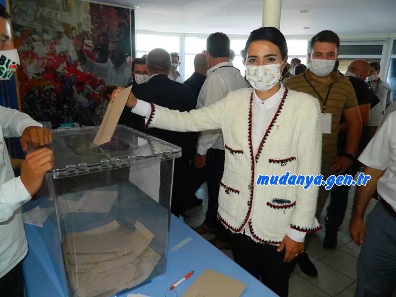 İnci Söğütlü Oy Çokluğu ile Ak Parti Mudanya İlçe Başkanı Seçildi