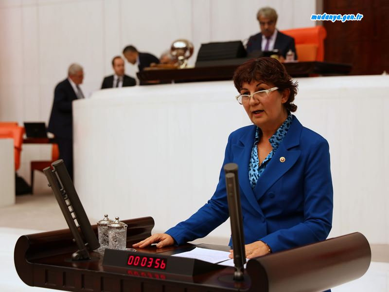 CHP Eğitim Politikalarından Sorumlu Genel Başkan Yardımcısı ve Bursa Milletvekili Lale Karabıyık, Gençlik ve Spor Bakanı Sayın Mehmet Muharrem Kasapoğlu tarafından yanıtlanması amacıyla verdiği soru önergesiyle, Bakanlığın psikolojik danışma ve rehberlik hizmetlerini TBMM gündemine getirdi.