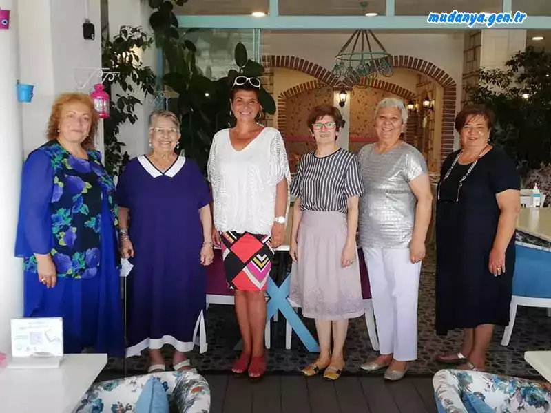 Mudanya Güçlü Kadınlar Topluluğu  (Mudanya Güç Kad Der) Çalışma Dayanışma ve Yardımlaşma Derneği Mudanya yerel basını ile bir araya geldi. Dernek Başkanı İpek Demirtaş çok etkin bir çalışma programları olduğunu ve toplumsal fayda için ciddi projelere imza atmayı, kadınların sosyal ve ekonomik hayatlarına katkı sağlamayı hedeflediklerini, söyledi.