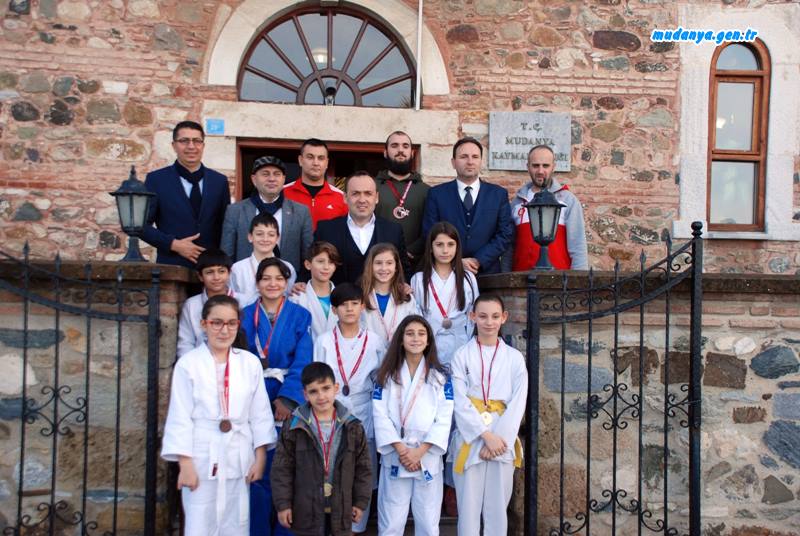 Madalyalı Sporcular'dan Kaymakam ve Belediye Başkanına Ziyaret