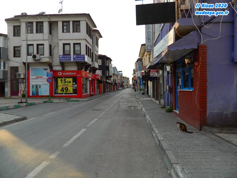 Mudanya Sokağa Çıkma Yasağı Korona Virüs Tedbiri- Sokağa çıkma yasağı 12 Nisan saat 24.00'e kadar devam edecek.Sokağa çıkma yasağına uymayanlara, 1593 sayılı Umumi Hıfzıssıhha Kanunu'nun 282'nci maddesi uyarınca 3 bin 150 TL idari para cezası kesiliyor.