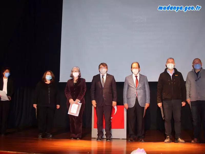 Mudanya’da 9 öğretmene “Hizmet Şeref Belgesi”