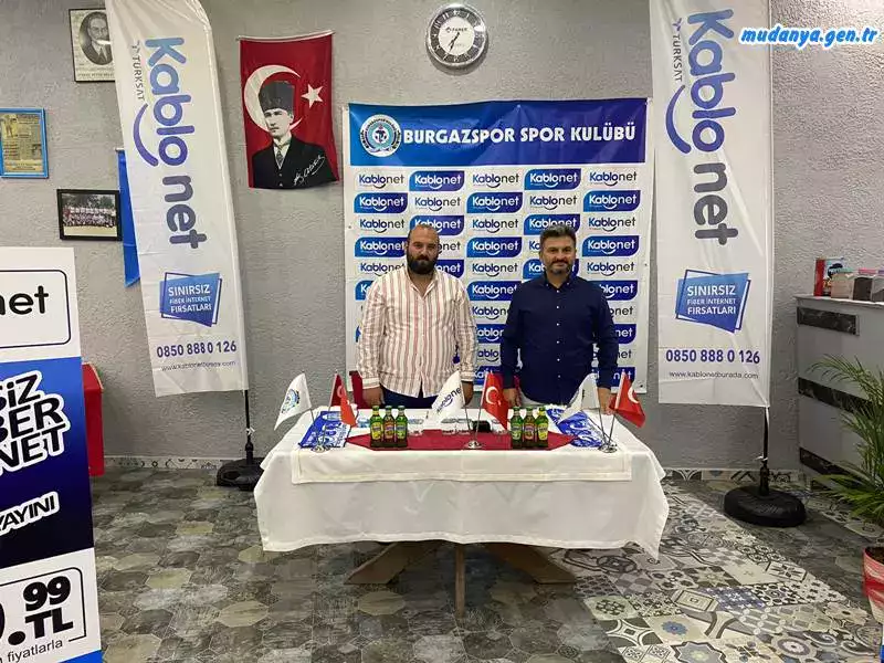 Güzelyalı’da Fiber İnternet hizmeti vermeye başlayan Kablonet, Burgazspor’un Ana Sponsoru oldu.  Burgazspor Başkanı Erdem Karataş ile Kablonet yatırımcı firma yöneticisi Orhan Samast’ın katıldığı sponsorluk anlaşması Burgazspor lokalinde imzalandı.