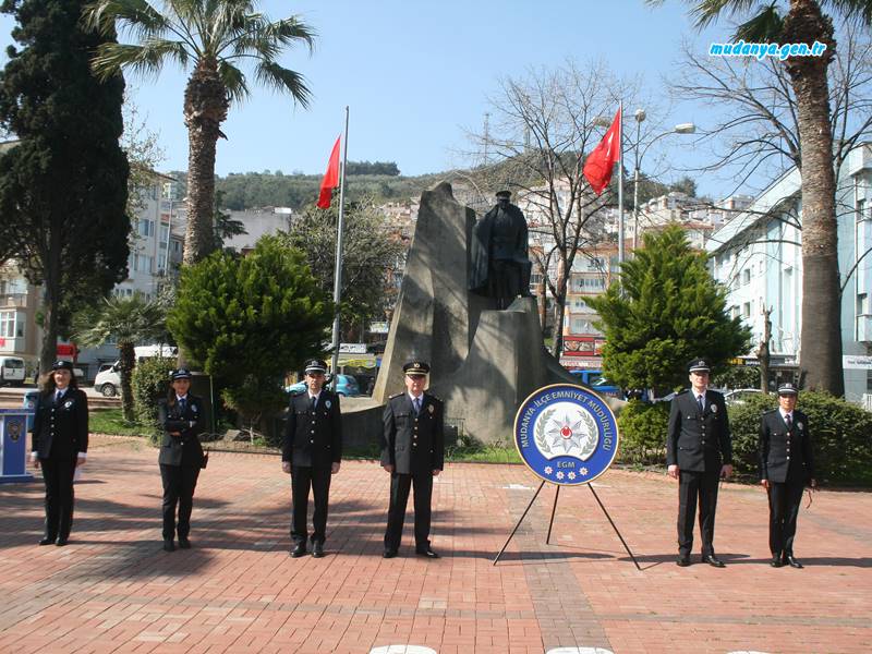 Mudanya'da 10 Nisan Günü Polis Teşkilâtı Sadece Çelenk Sunumu Yaptı