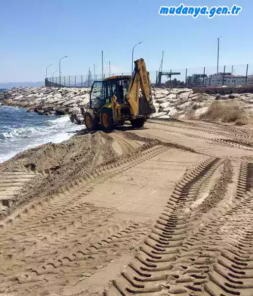 Yetki devrinin iadesi öncesinde Basın Bürosu tarafından servis edilen haberde, Büyükşehir'in alanları dışındaki plajların temizlik, zabıta ve kum takviye işlemlerinin Mudanya Belediyesi'nce yapıldığına dikkati çekilmişti.
