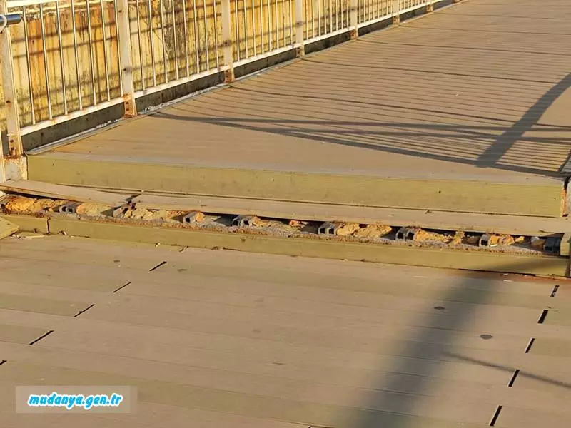 Mudanya Sahil bandı dökülüyor. Durum vahim