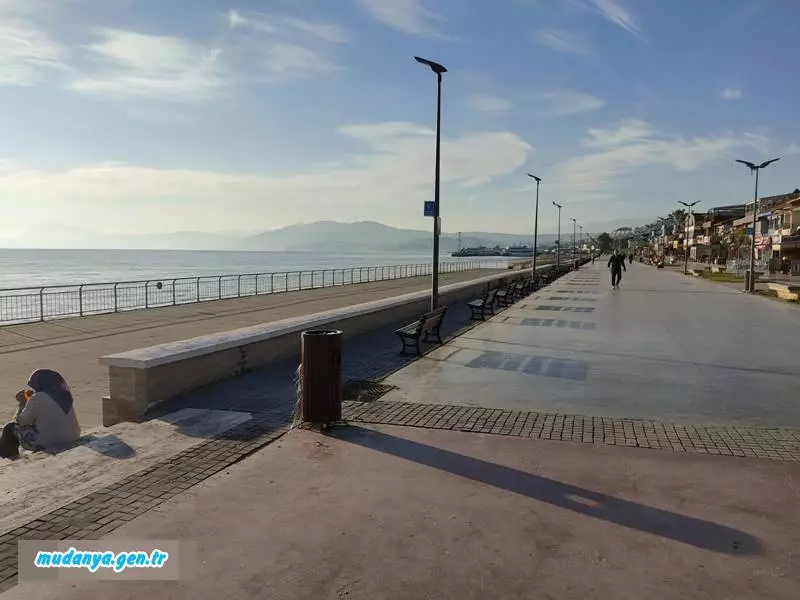 Mudanya Sahil bandı dökülüyor. Durum vahim