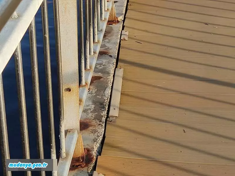 Mudanya Sahil bandı dökülüyor. Durum vahim