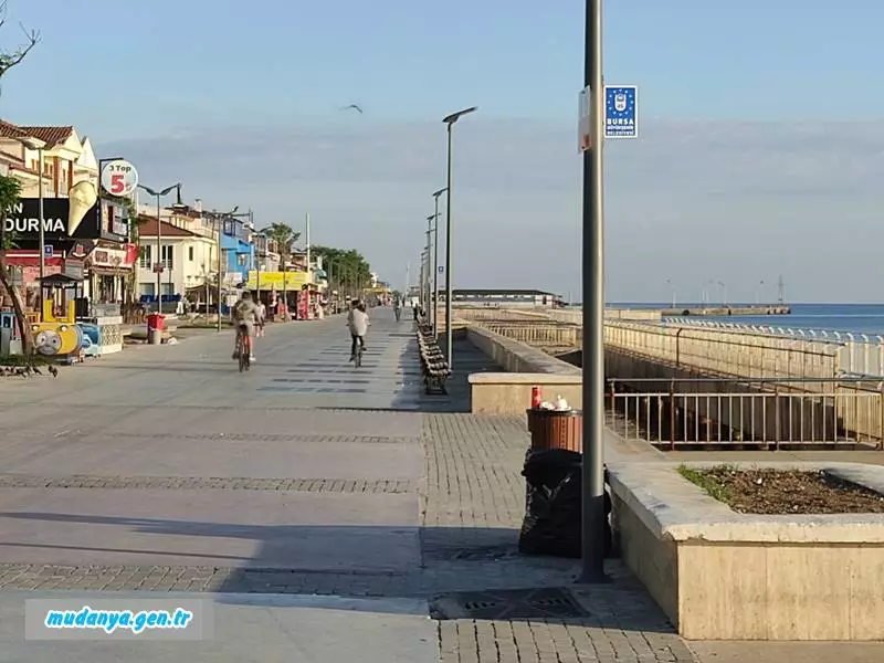 Mudanya Sahil bandı dökülüyor. Durum vahim