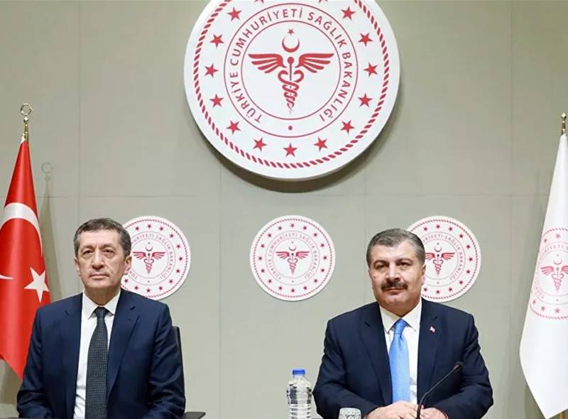 Eğitime 30 Nisan'a kadar ara verildi. Uzaktan Eğitime Devam Edilecek