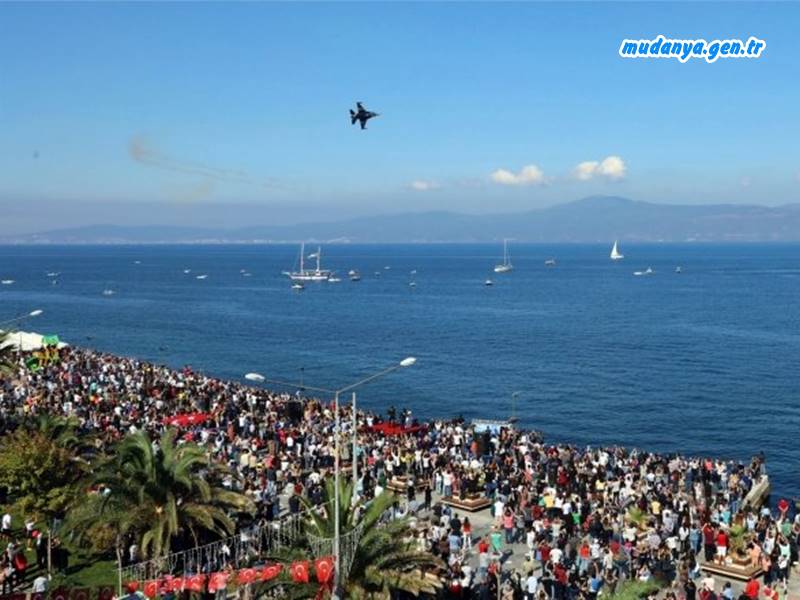 Mudanya Mütarekesinin 98. Yıldönümünde SOLOTÜRK Mudanya gösteri uçuşuna büyük ilgi