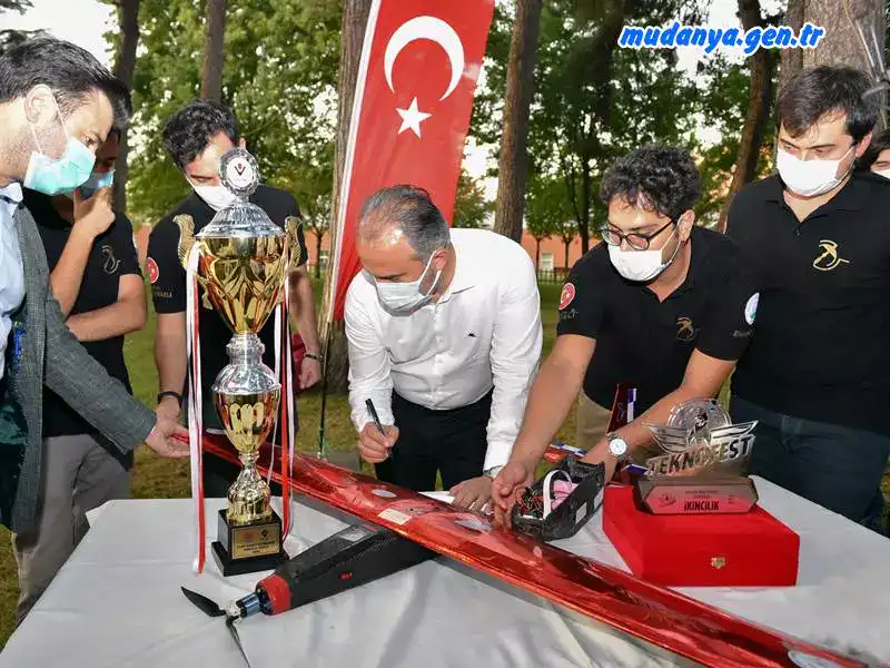 Bursalı gençler Teknofest’e damga vurdu