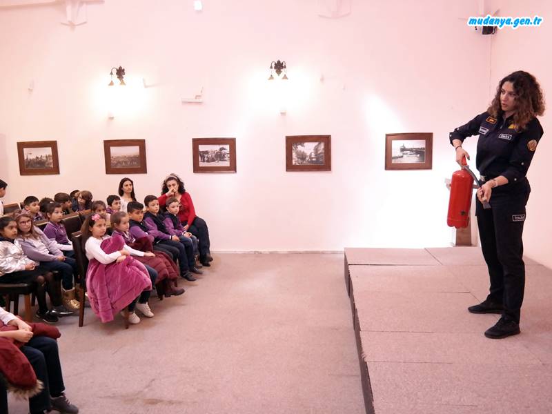 Mudanyalı miniklere yangın eğitimi