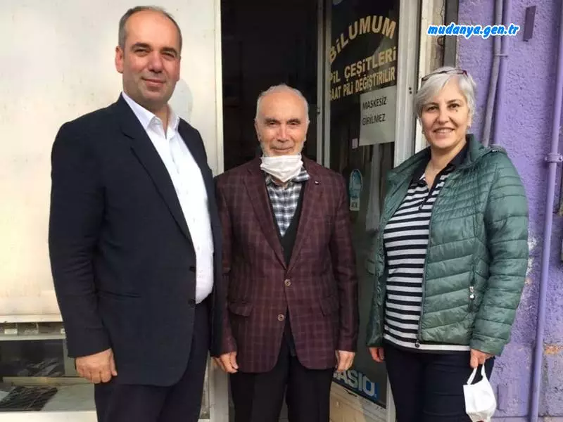 Mudanya Esnaf ve Sanatkârlar Odası Başkanı Ertan ABDULAZİZOĞLU, Genel Sekreter Belgin ADIYAMAN ile birlikte Halitpaşa Caddesi esnaflarını ziyaret ettiler. Esnaflarla hasbihal eden Oda Başkanı ABDULAZİZOĞLU hal hatır sordu, esnafın Mudanya Esnaf Ve Sanatkârlar Odası'ndan hizmet alma ve iletişime geçme noktasında herhangi bir sorun yaşayıp yaşamadığını sordu.