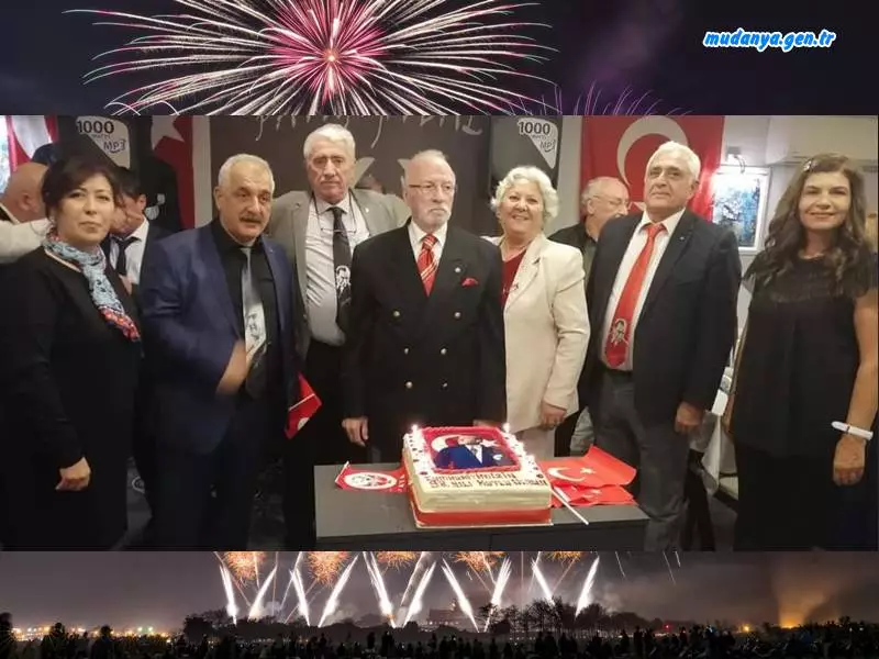 Atatürkçü Düşünce Derneği Cumhuriyet Bayram Yemeğinde Konuklarını Ağırladı.