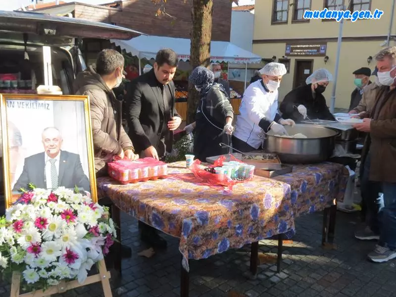 Merhum Başkan Emir Ali Usta için Oğlu Mevlit Okuttu Yemek Verdi