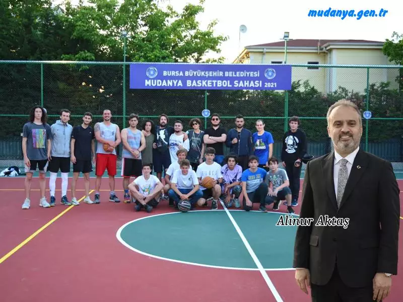 Bursa Büyükşehir'den Mudanyalı gençlere modern saha
