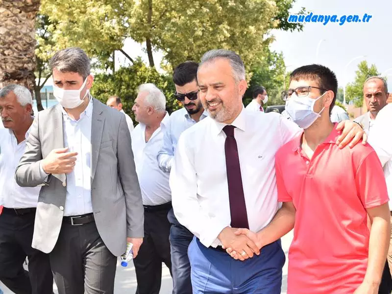 Güzelyalı'ta bin ton asfalt kaplaması yapıldı. Yollar Yenilendi.