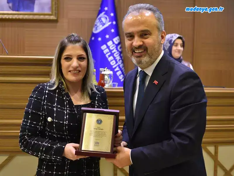 Bursa Büyükşehir'den Örnek Vatandaşlara Teşekkür Plaketi