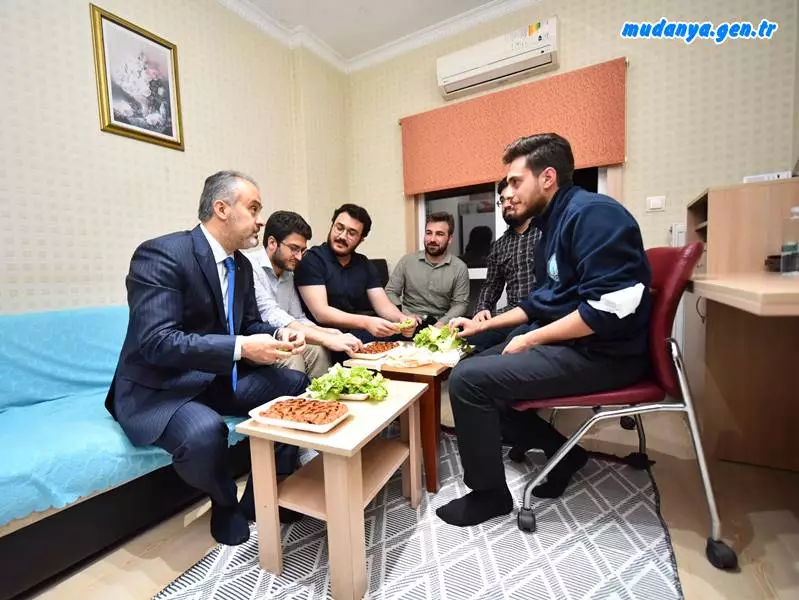 Bursa'da Üniversitelilere Yüzde Elli SU İNDİRİMİ
