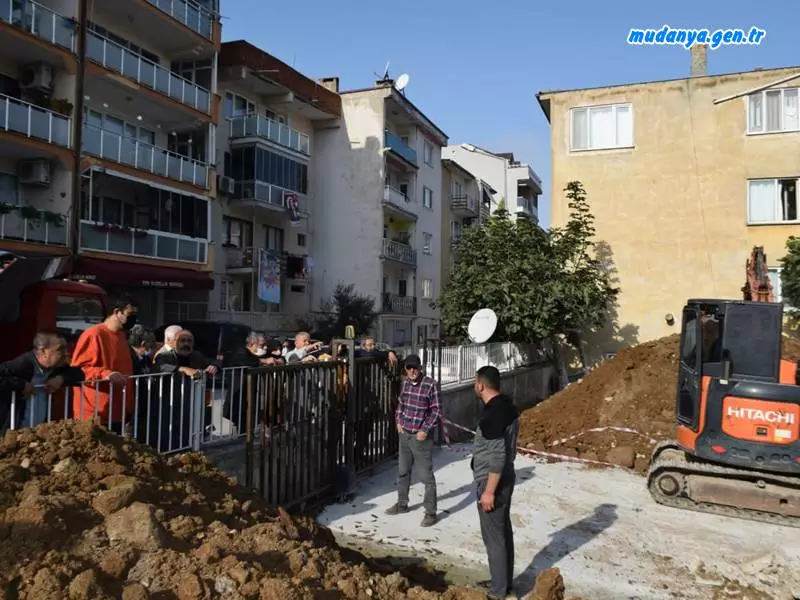 Mahalleli Baz İstasyonu Şantiyesini Bastı Çalışmaları Durdurdu.