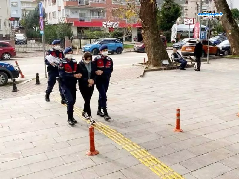 Mudanya'nın Mürsel Mahallesinde çalıştığı villadan yüklü miktarda para çalan yabancı uyruklu hırsız yurt dışına kaçarken yakalandı.