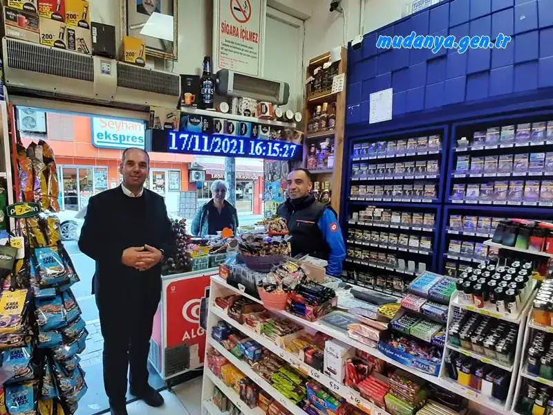 Mudanya Esnaf Ve Sanatkarlar Odası Başkanı Ertan ABDULAZİZOĞLU Genel Sekreter Belgin ADIYAMAN ile birlikte İpar Caddesi esnafını ziyaret etti sorunlarını dinledi. Cadde esnafının en büyük problemi tek taraflı denetimsiz otopark ve trafik akışı.