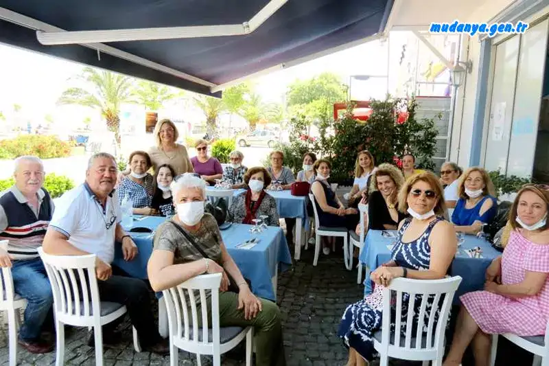 Mudanya Giritliler ve Yanyalılar Kültür ve Dayanışma Derneği Pandemi sürecinde toplanıp etkinliklerden uzak kalmanın acısını Giritli Restoran'da bir araya gelerek hasret giderdiler.