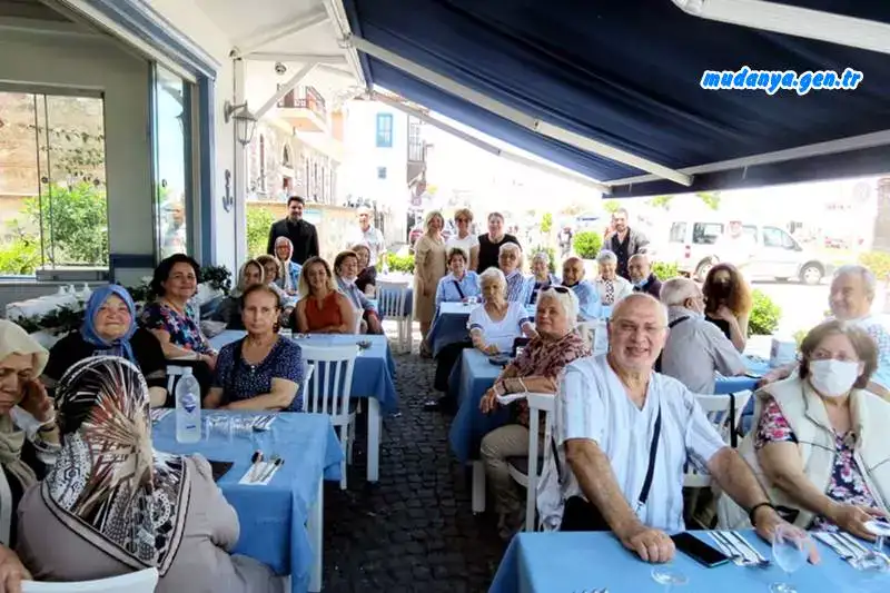Mudanya Giritliler ve Yanyalılar Kültür ve Dayanışma Derneği Pandemi sürecinde toplanıp etkinliklerden uzak kalmanın acısını Giritli Restoran'da bir araya gelerek hasret giderdiler.