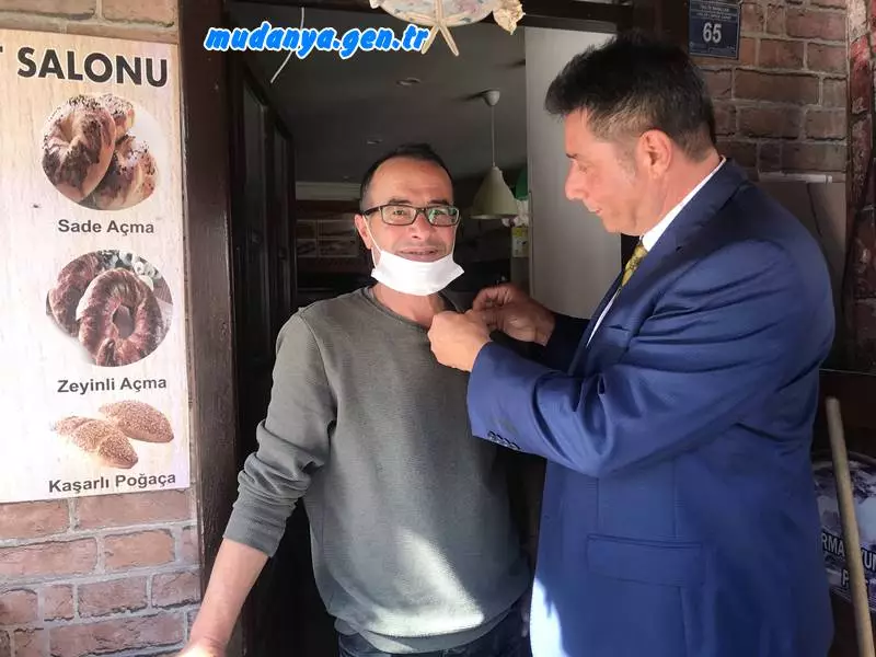  Tirilye Mahalle Muhtarı Süleyman Alkız’la biraraya gelerek sohbet eden Memleket Partisi heyeti ardından Tirilyeliler ve esnaflarla biraraya geldiMudanya İlçe Başkanı Hasan Yıldırım, ziyaret sırasında Memleket Partisi'ne üye olan Tirilyelilere parti rozeti de taktı. Memleket Partisi heyeti vatandaşlara hitaben "Tüm Tirilyeli hemşehrilerimize konukseverlikleri ve ilgilerinden ötürü teşekkür ederiz. Birlikte başaracağız!" dedi.