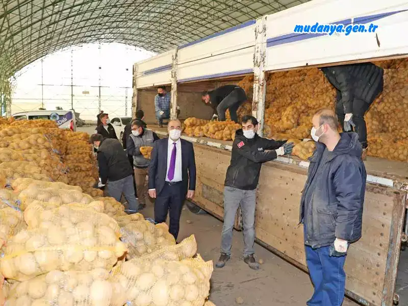 Mudanya Belediyesinden İhtiyaç Sahiplerine 80 Ton Patates