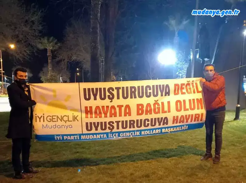 İYİ Gençlik Mudanya'da Uyuşturucuya Savaş Açtı.
