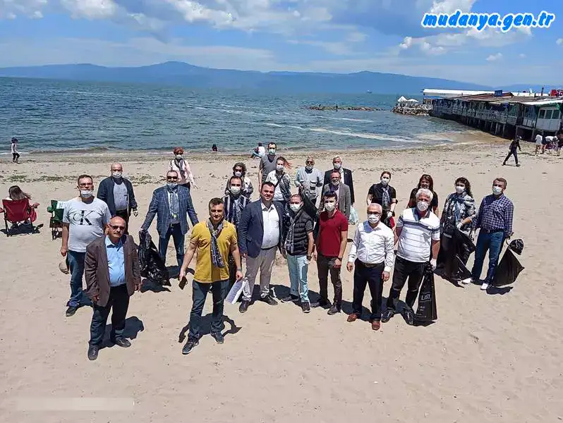 İYİ PARTİLİLER ÇEVRE GÜNÜ’NDE MÜSİLAJ İSTİLASINA DİKKAT ÇEKTİLER