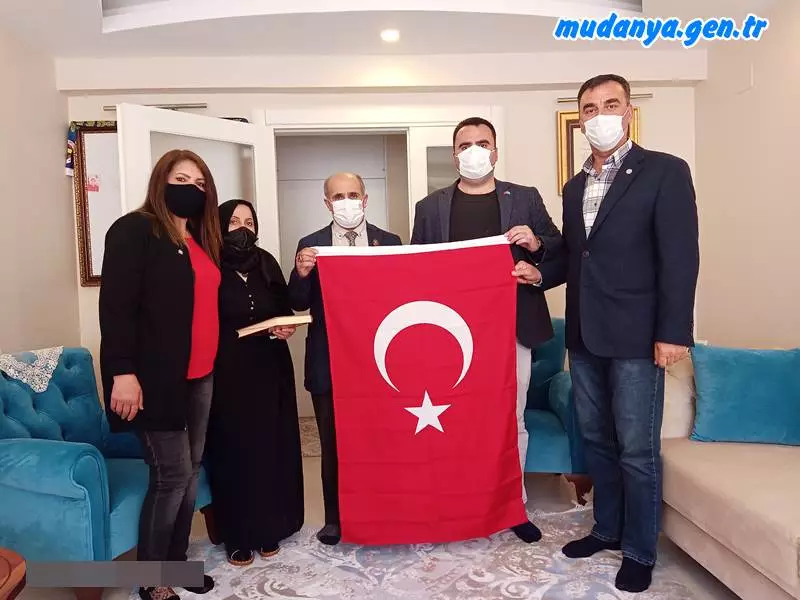 İyi Parti İlçe Yönetimi Şehit Ailesini Ziyaret Etti.
