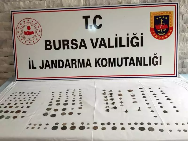 Kumyaka'da Tarihi Eser Kaçakçılarını Jandarma Yakaladı