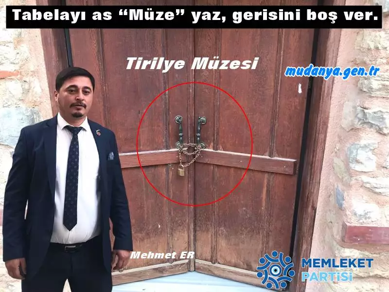 Memleket Parti'li Mudanya Belediyesi Meclisi üyesi Mehmet Er 2014 öncesindeki belediye tarafından restore edilen, 2014 yılında da Mudanya Belediyesi mülküne geçen yaklaşık 500 yıllık tarihi Tirilye Hamamı'nın 2018 yılında Mudanya Belediyesi Tirilye Müzesi tabelası asılmasına rağmen kaderine terk edildiğini açıkladı. İlgili yapıda incelemeler yapan Mehmet Er kapısına kilit vurulam müzedeki terk edilmişlik ve başıboşluğu sosyal medya hesabından paylaştı.