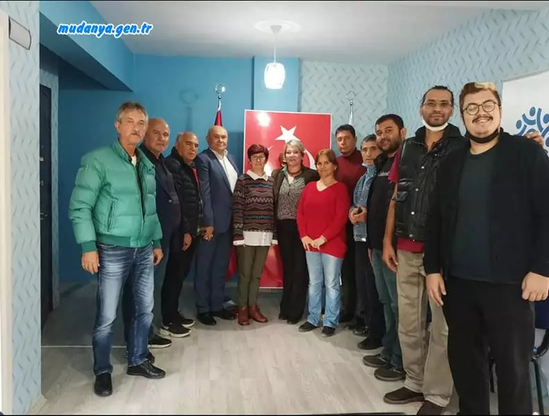 Mudanya Spor Kulübü Başkanı Hikmet İLHAN ve Yönetim Kurulu Üyeleri Memleket Partisi Mudanya İlçe Başkanlığını ziyaret etti.