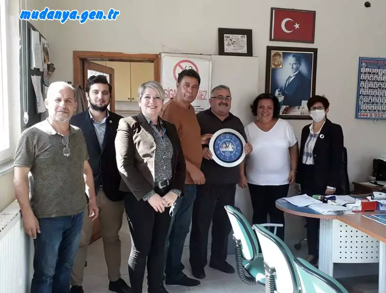 Memleket Partisi Mudanya İlçe Başkanı Hasan Yıldırım, İlçe Yönetim Kurulu Üyeleri ile birlikte Burgaz Mahallesi Muhtarı Yüksel Kopuz, Eğitim Mahallesi Muhtarı Hamza Dikbıyık, Yalı Mahallesi Muhtarı Necdi Dilsiz ve Siteler Mahallesi Muhtarı Şakir Çelebioğlu’nu ziyaret etti.